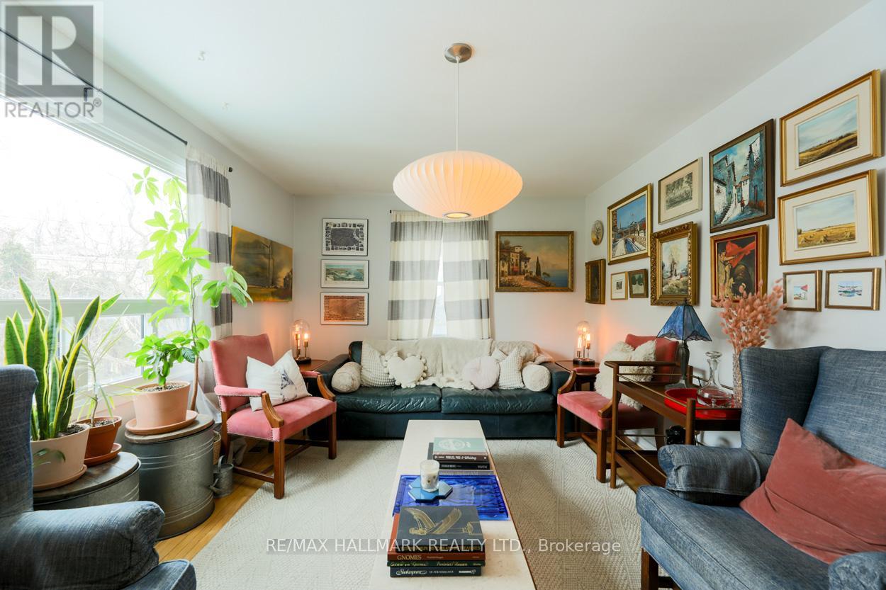 6 WARVET CRESCENT - Photo 3 of 31, Toronto (O'Connor-Parkview), Ontario