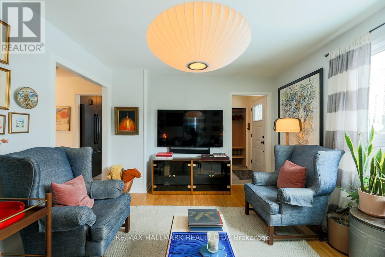 6 WARVET CRESCENT - Photo 4 of 31, Toronto (O'Connor-Parkview), Ontario