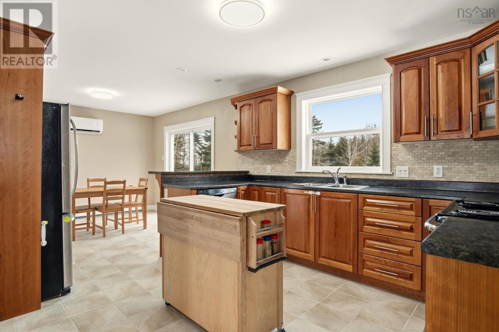 83 Arrowhead Drive - Photo 5 of 36, Middle Sackville, Nova Scotia