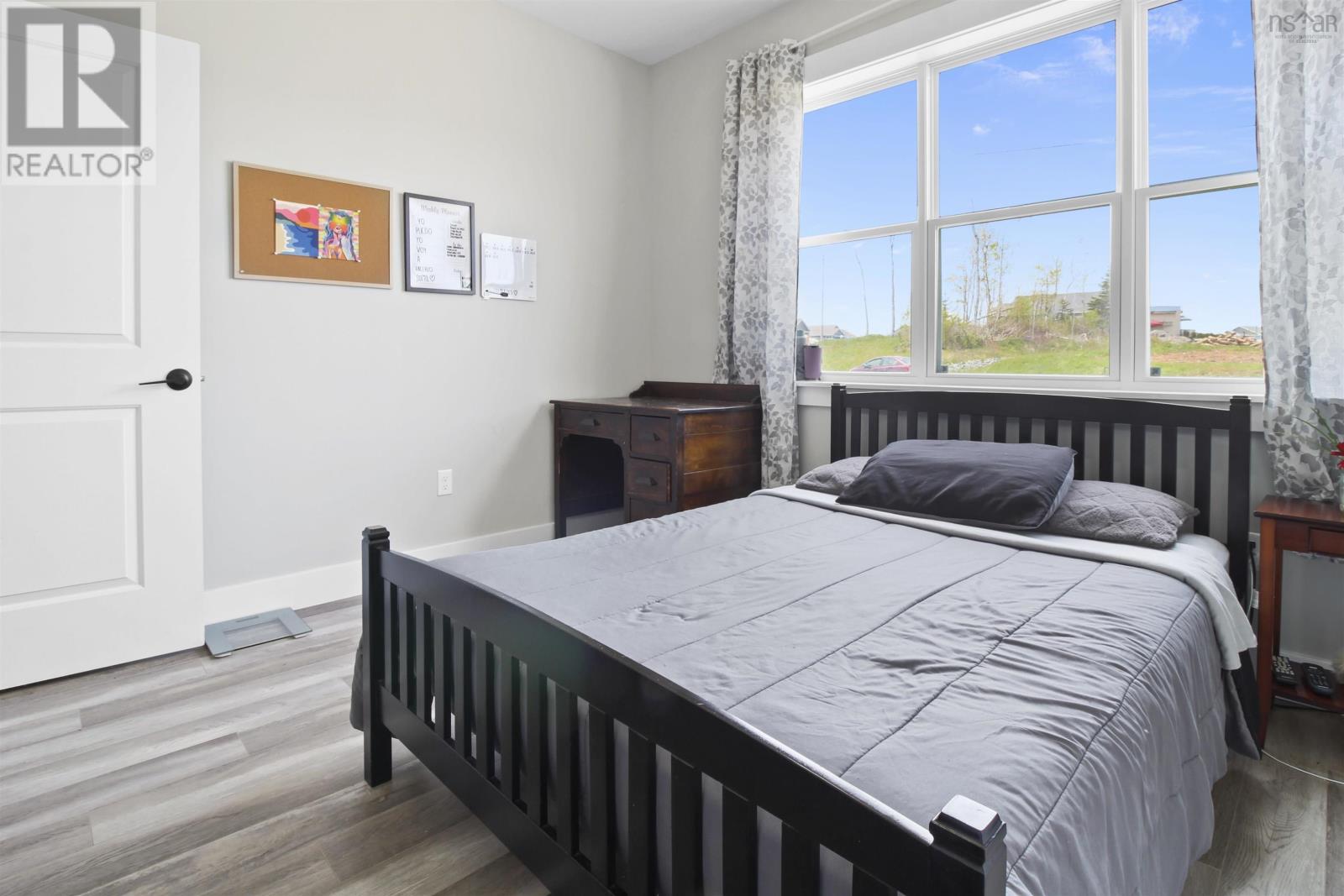 Property 17 of 36 of 9 Perry Crescent