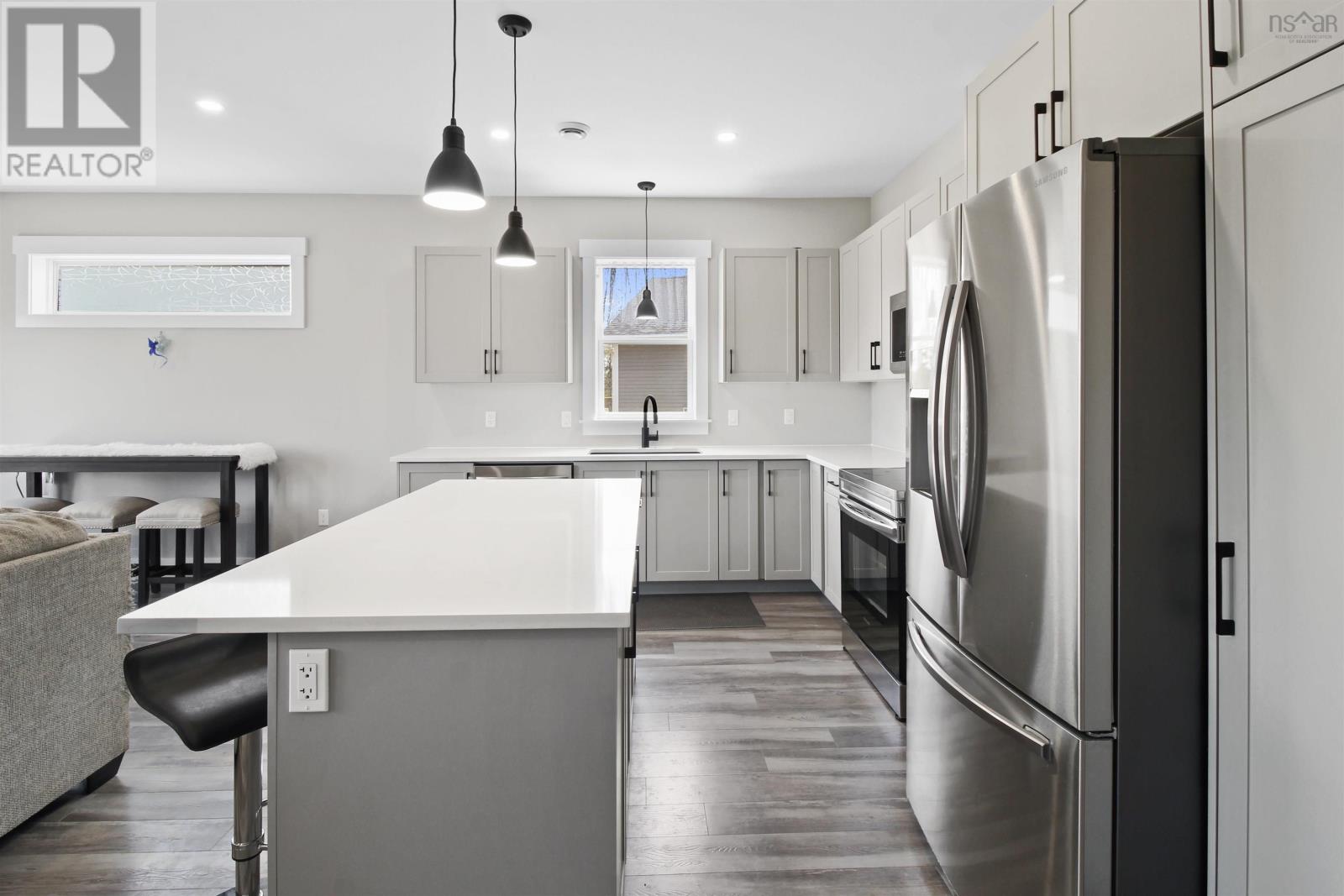 Property 6 of 36 of 9 Perry Crescent