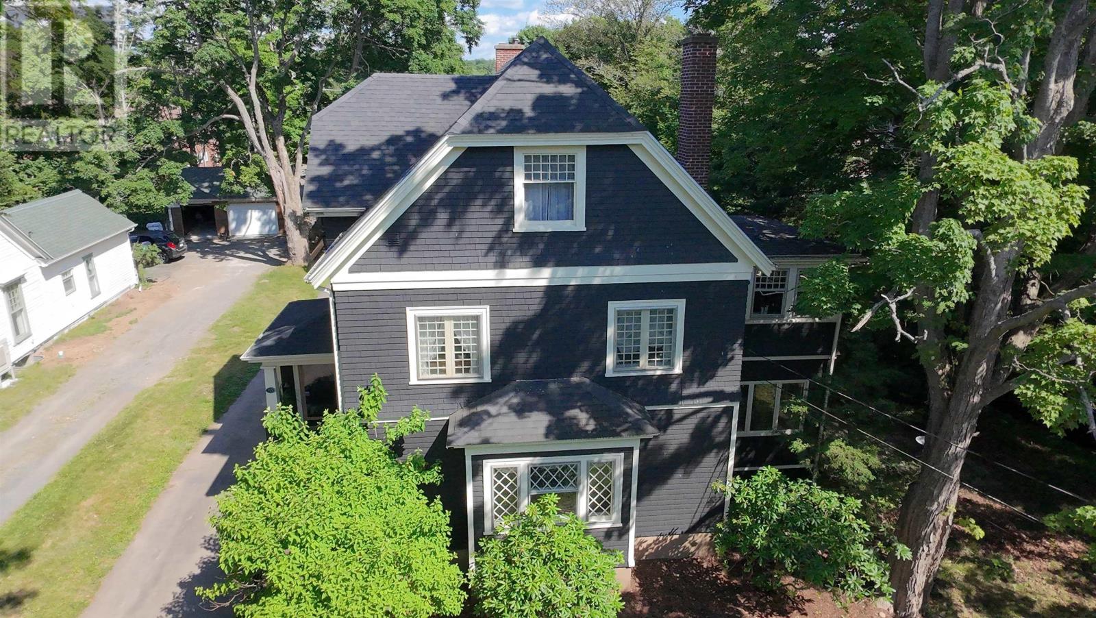 Property 3 of 42 of 115 Willow Street