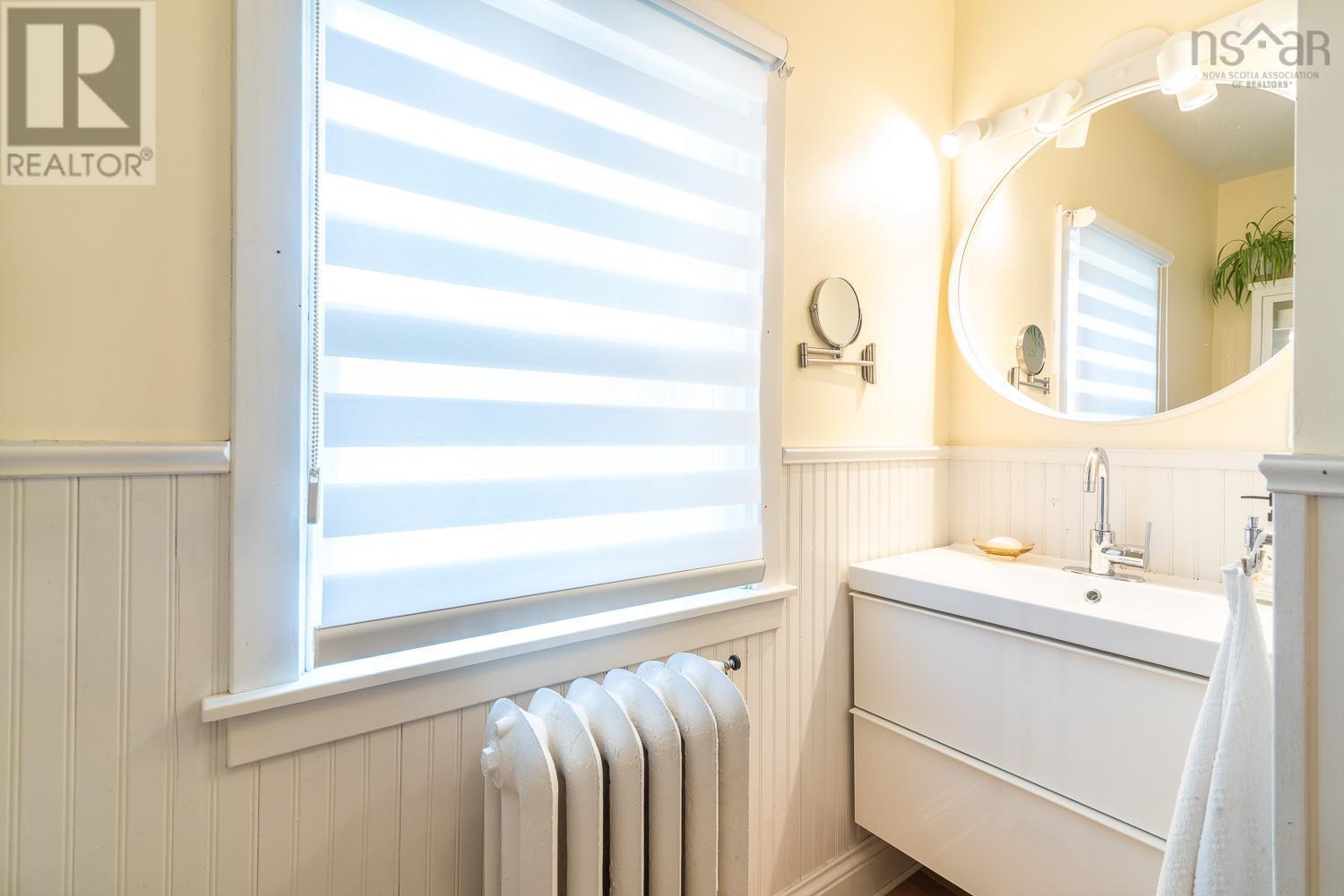 Property 36 of 42 of 115 Willow Street