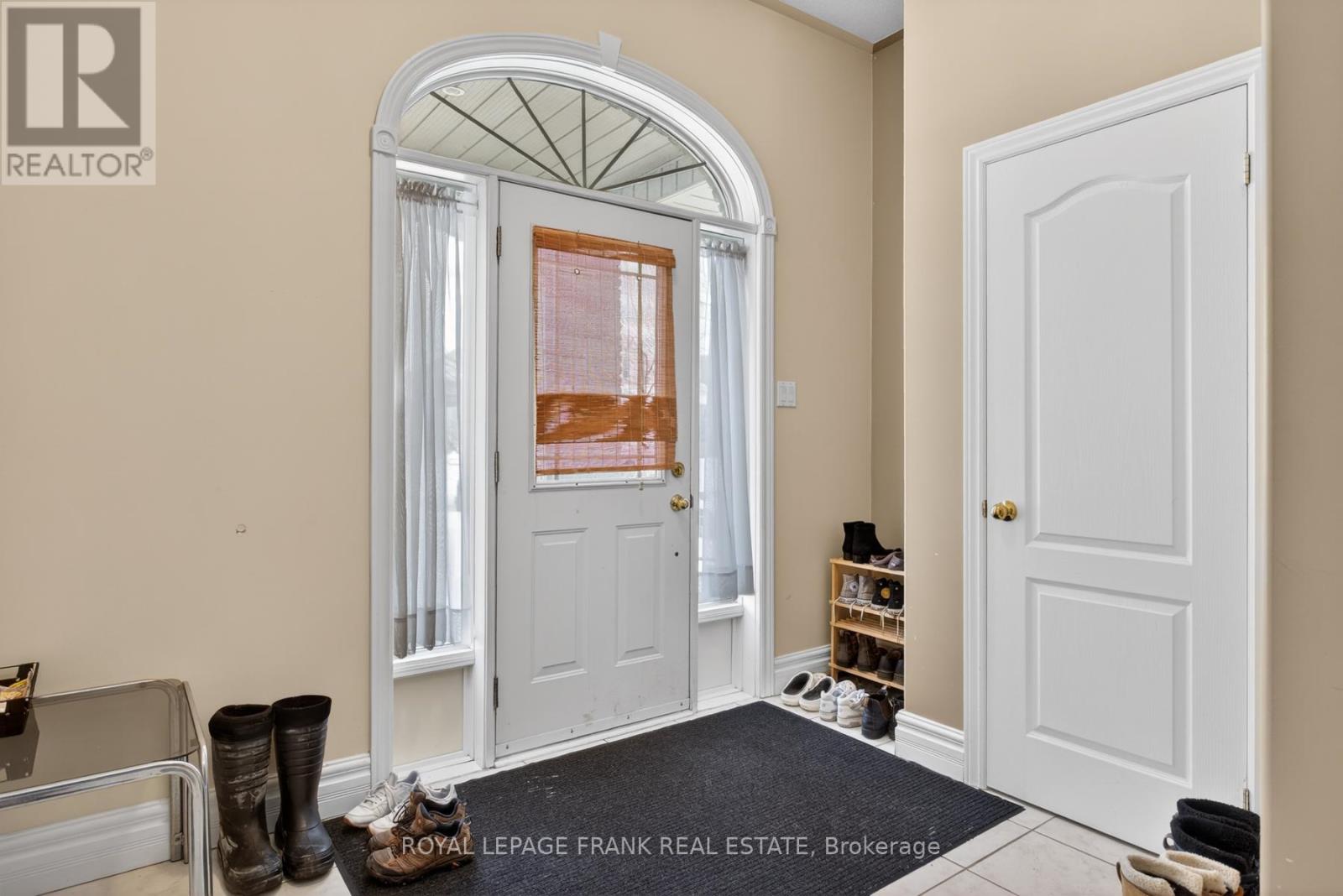 456 SETTLERS RIDGE - Photo 3 of 44, Peterborough (Northcrest Ward 5), Ontario