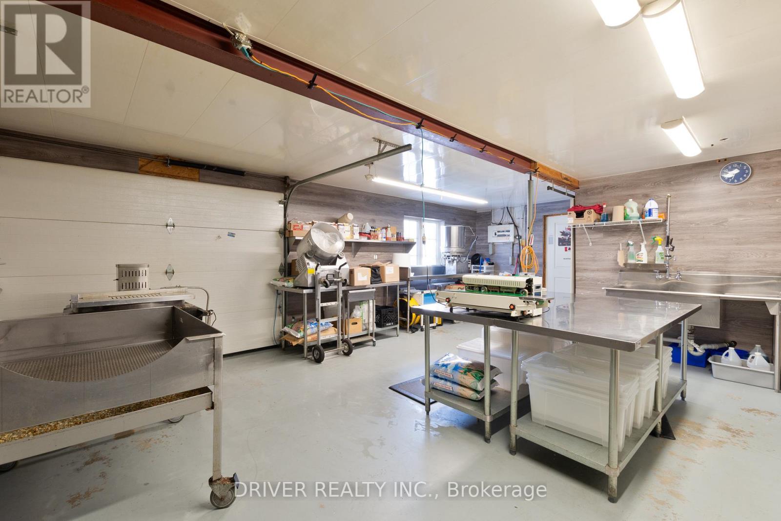 36 SPRUCE STREET W Property Photo