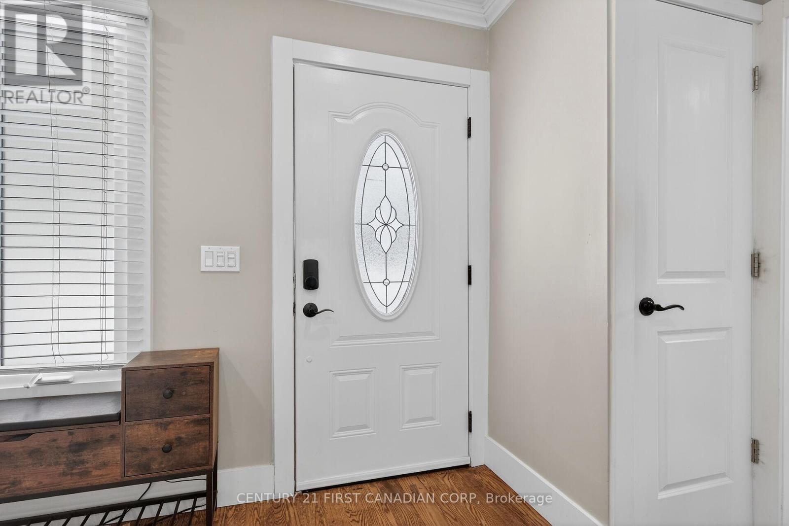 557 BOLER ROAD - Photo 4 of 49, London South (South K), Ontario