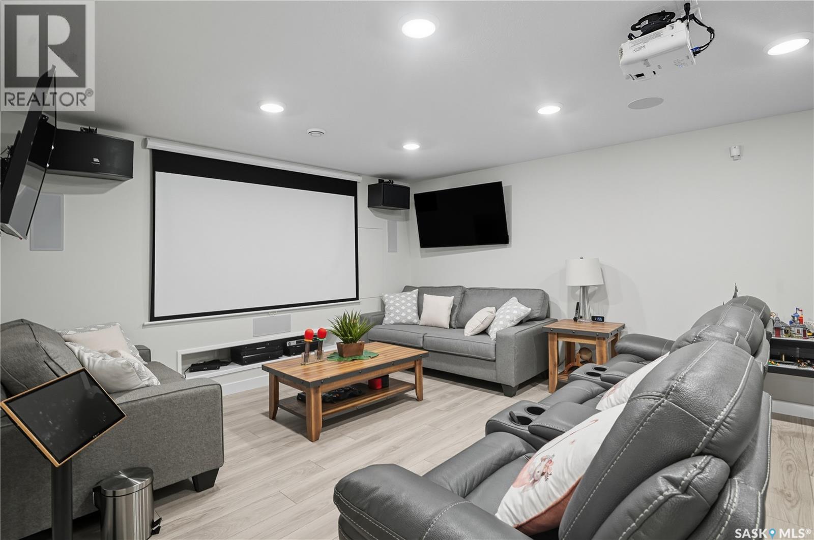 303 DAGNONE CRESCENT - 34