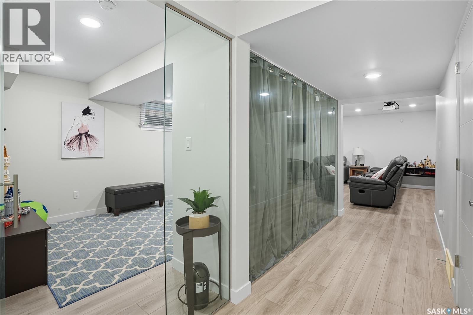 303 DAGNONE CRESCENT - 32