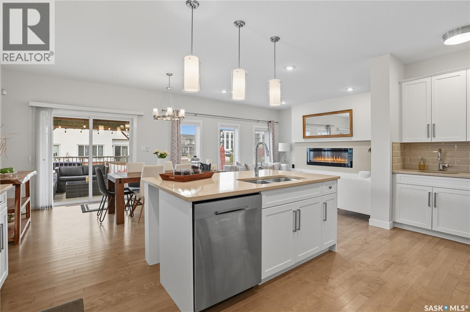 303 DAGNONE CRESCENT - 8