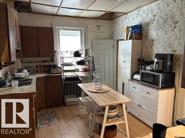 10848 93 ST NW, Edmonton