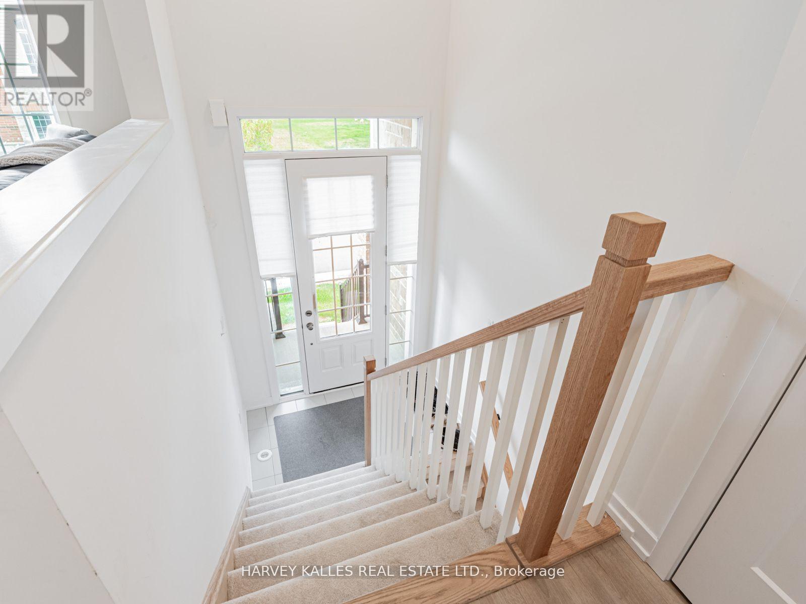104 LYALL STOKES CIRCLE - 4