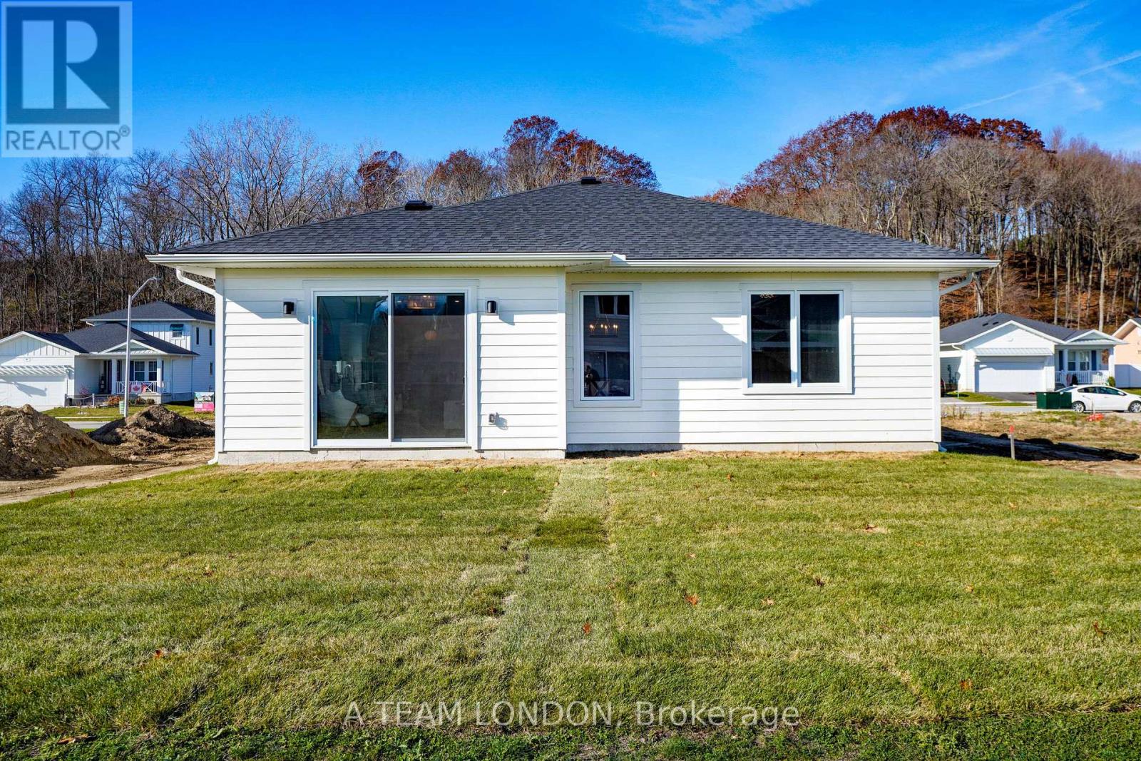 91 THE PROMENADE, Central Elgin (Port Stanley), Ontario, N5L1C5 — Photo 40