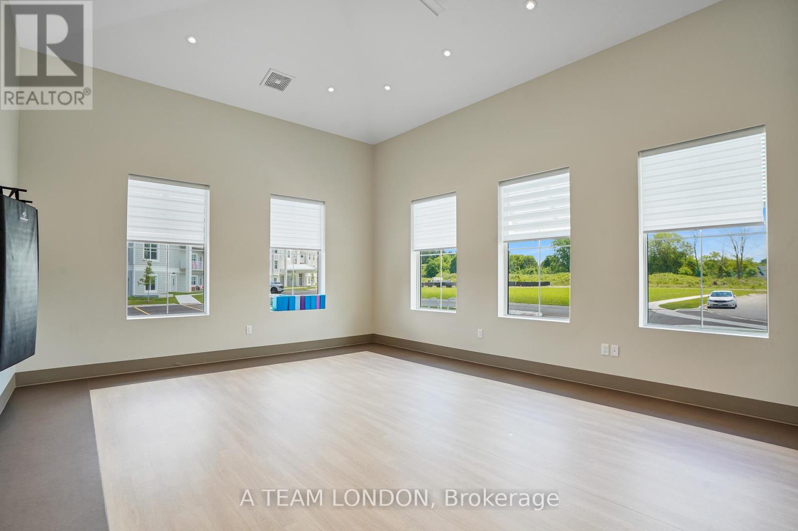 18 HARBOUR WAY - 16