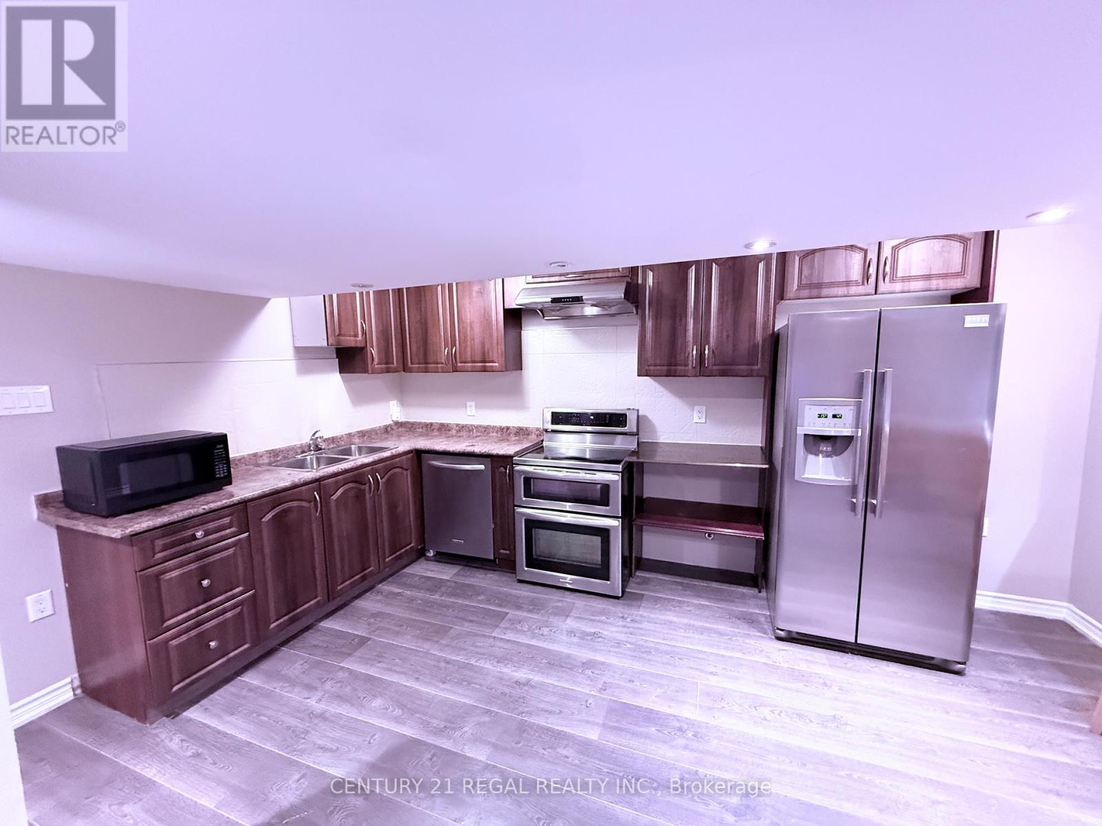 39 Laurentide Crescent