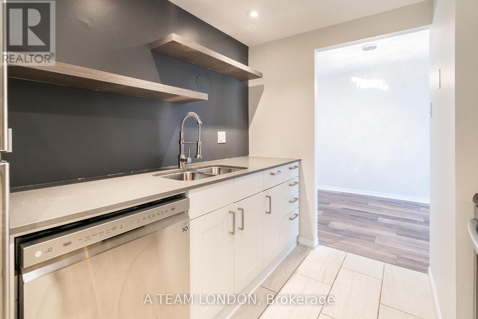 #503 155 KENT STREET - 11