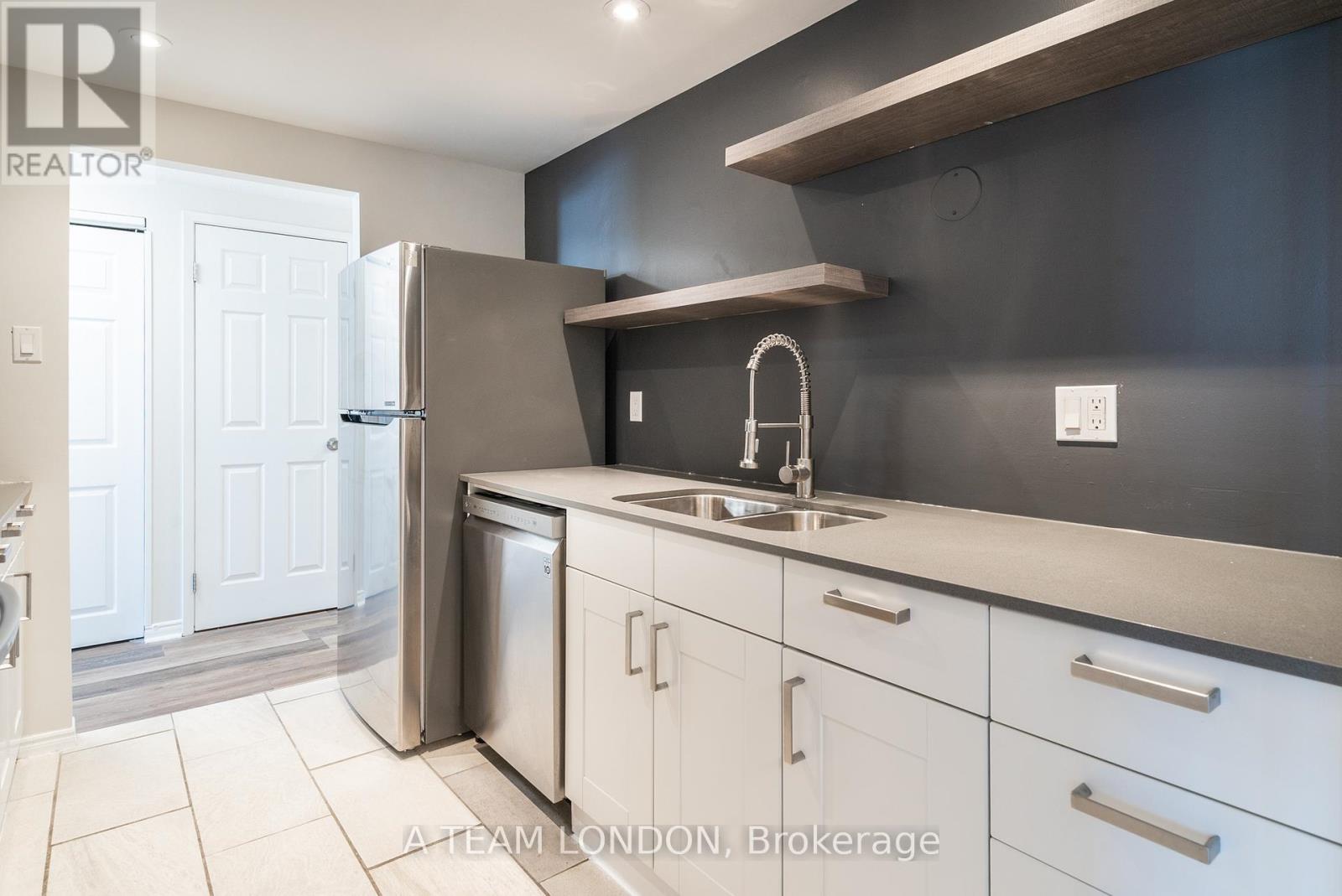 #503 155 KENT STREET - 9