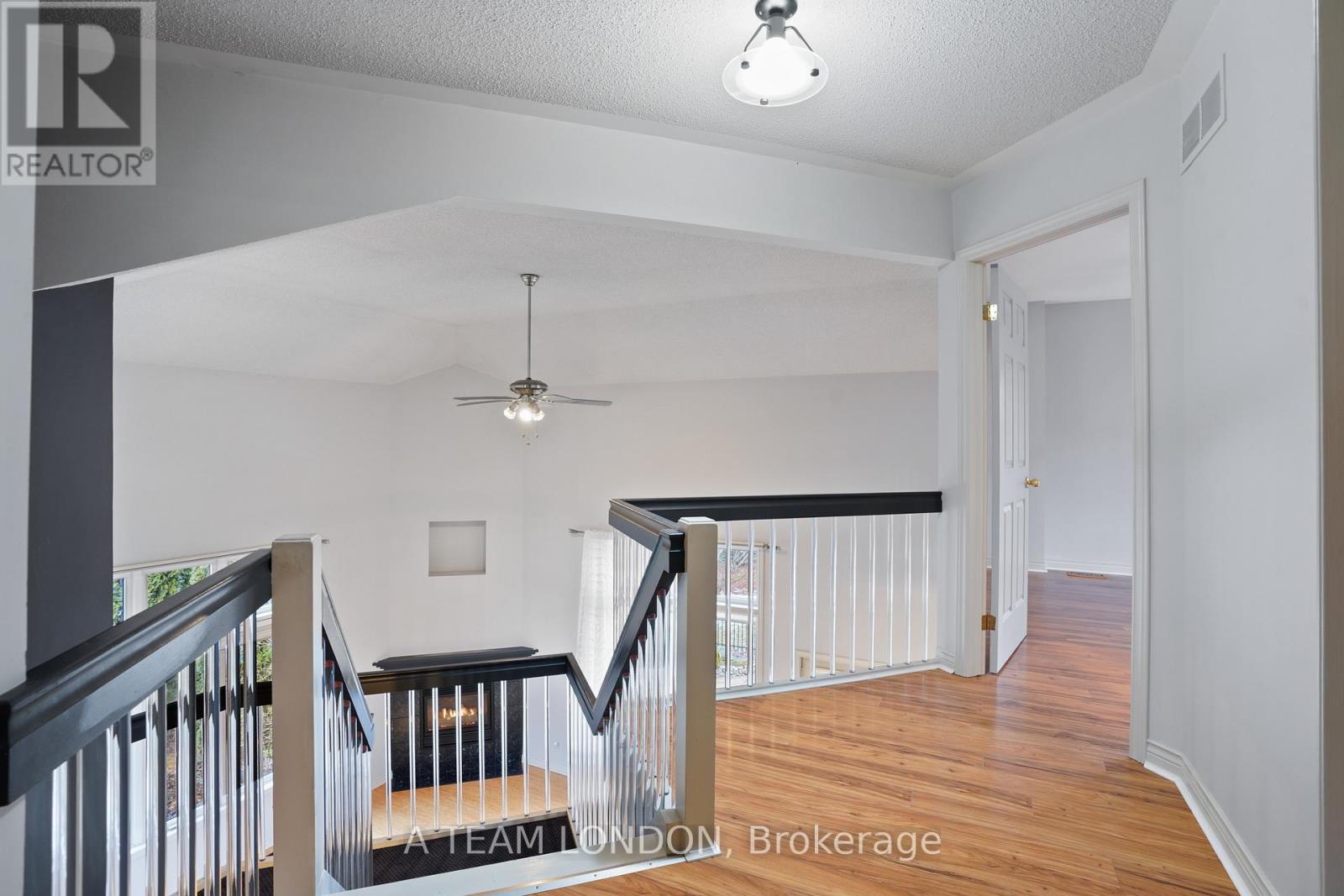 15 BAYSIDE COURT Property Photo