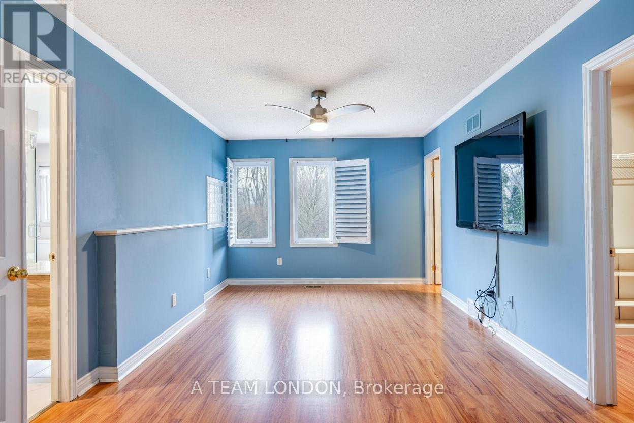 15 BAYSIDE COURT Property Photo