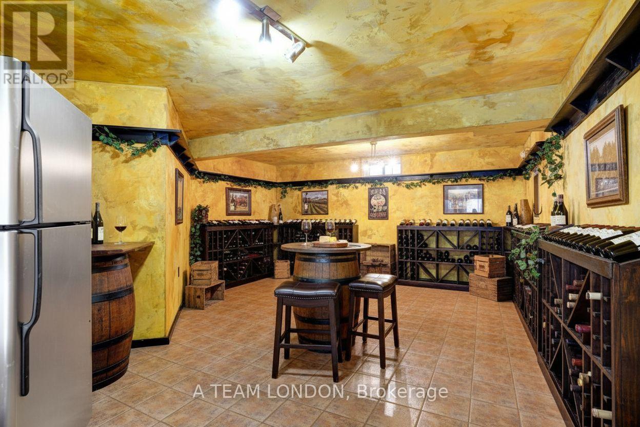 15 BAYSIDE COURT Property Photo