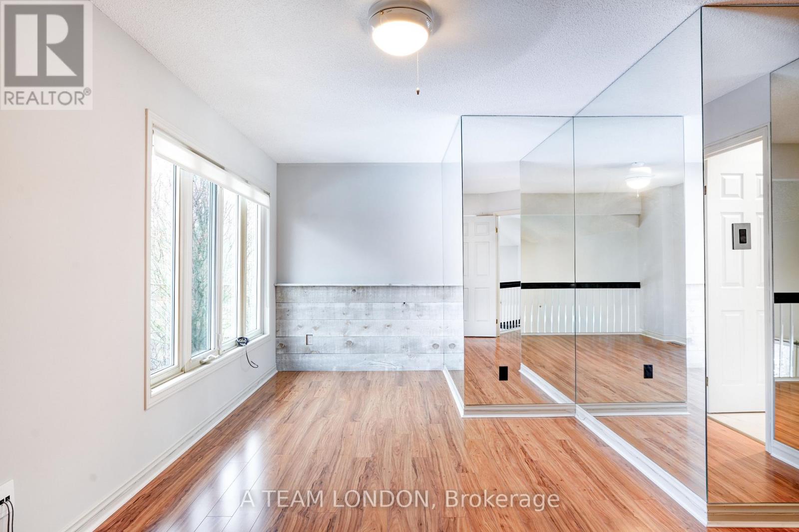 15 BAYSIDE COURT Property Photo