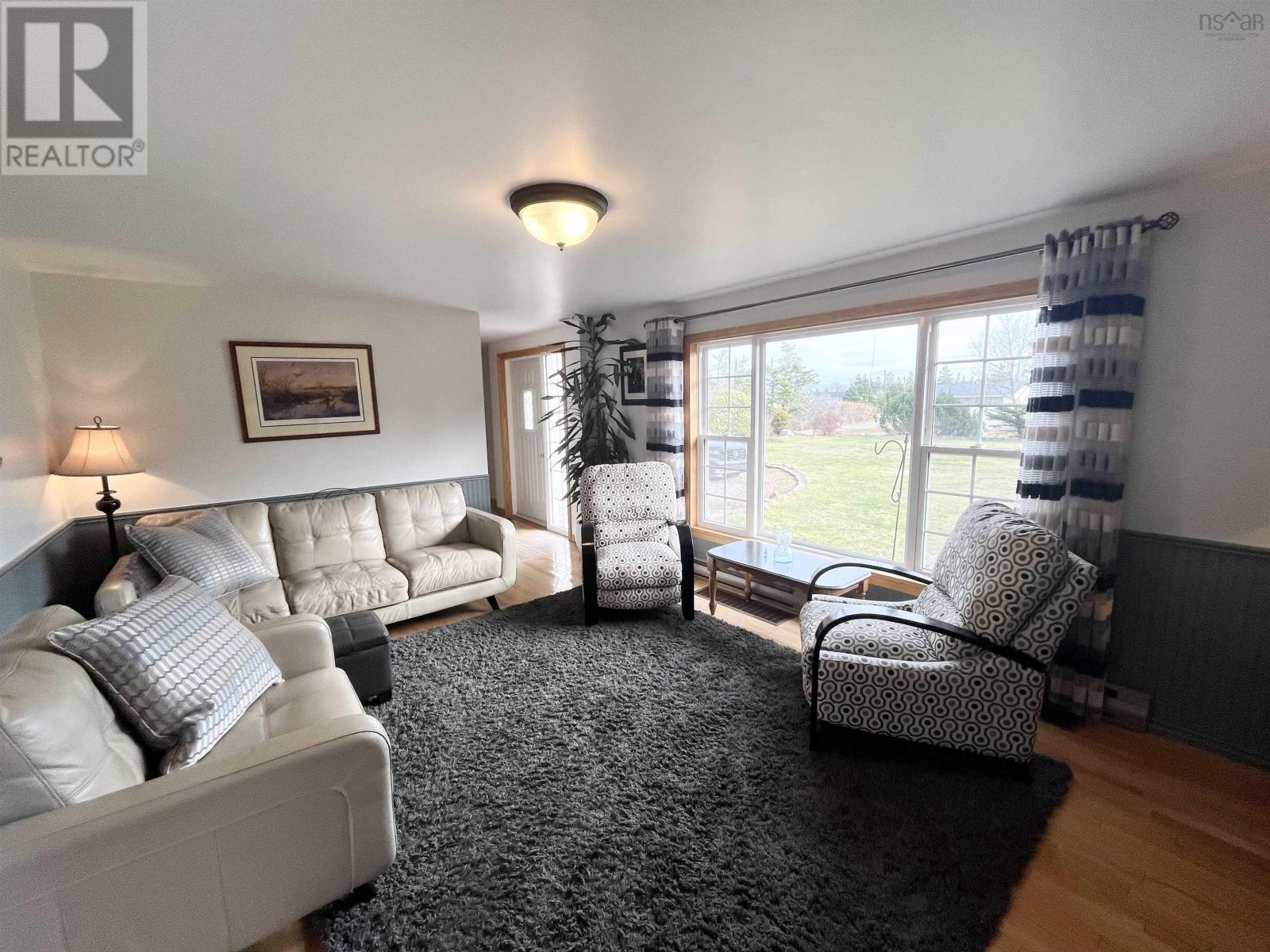 Property 15 of 48 of 472 Centreville South Side Road