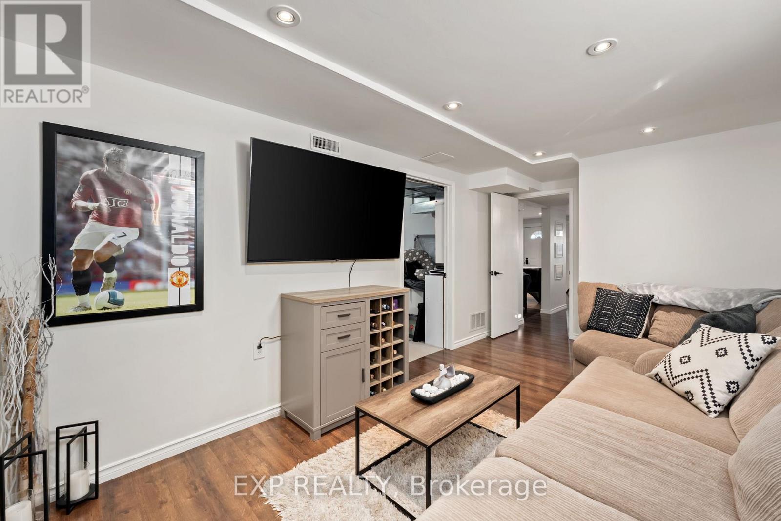 Single Family House Bungalow for Sale in  GEDDES CRESCENT Barrie (Northwest) 