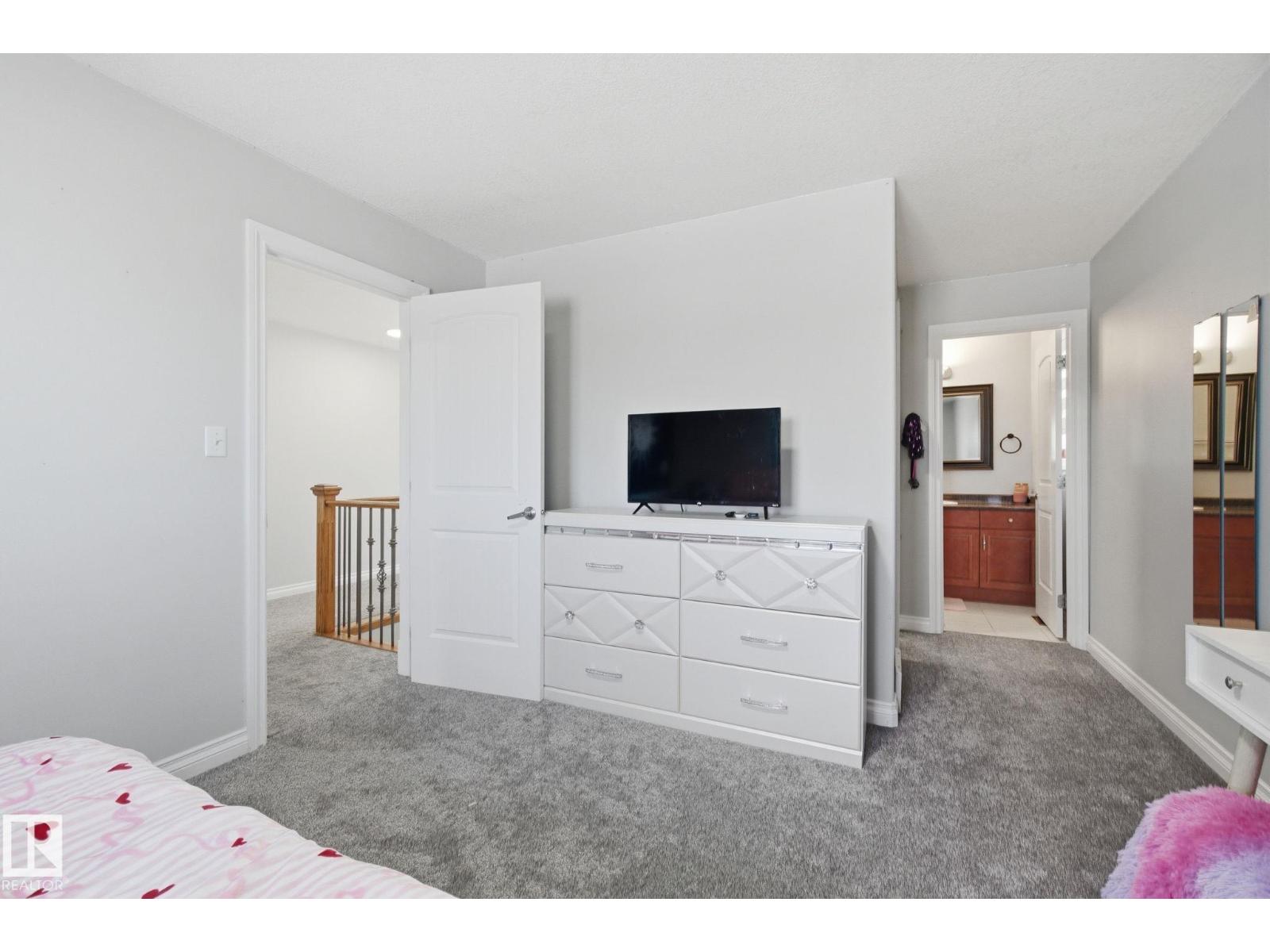 48 DOUGLAS CR, Leduc