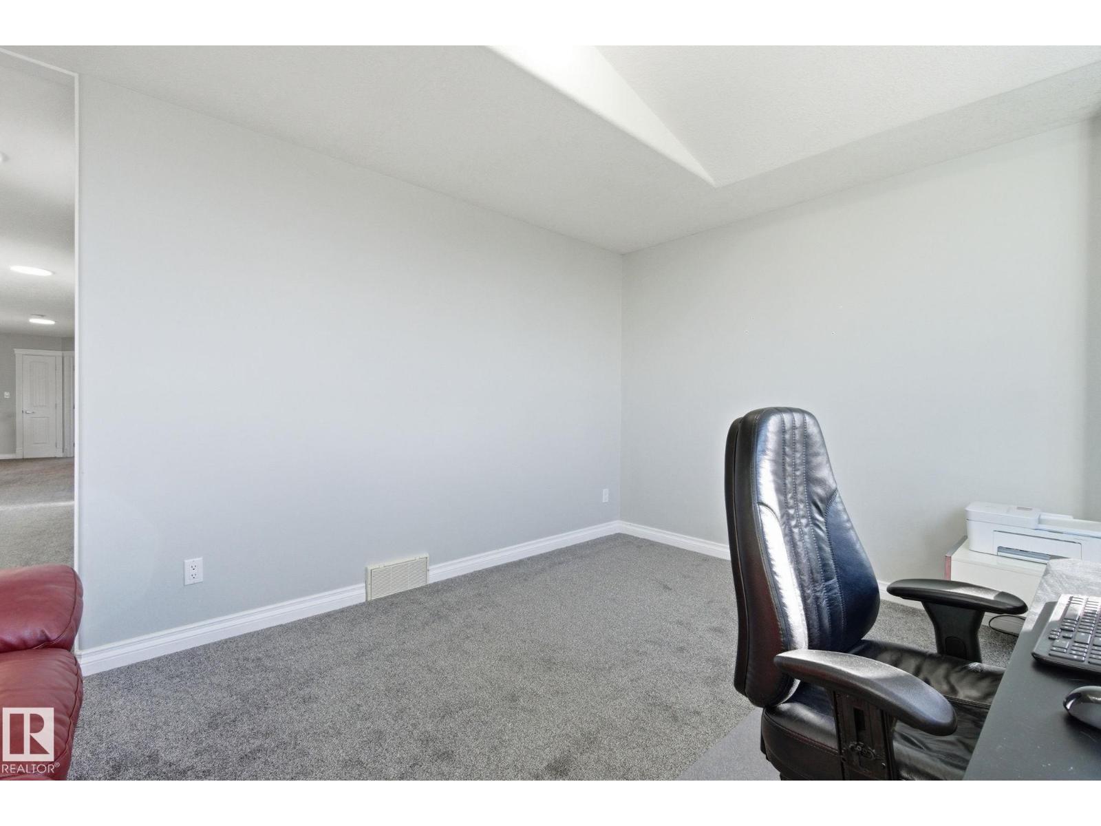 48 DOUGLAS CR, Leduc