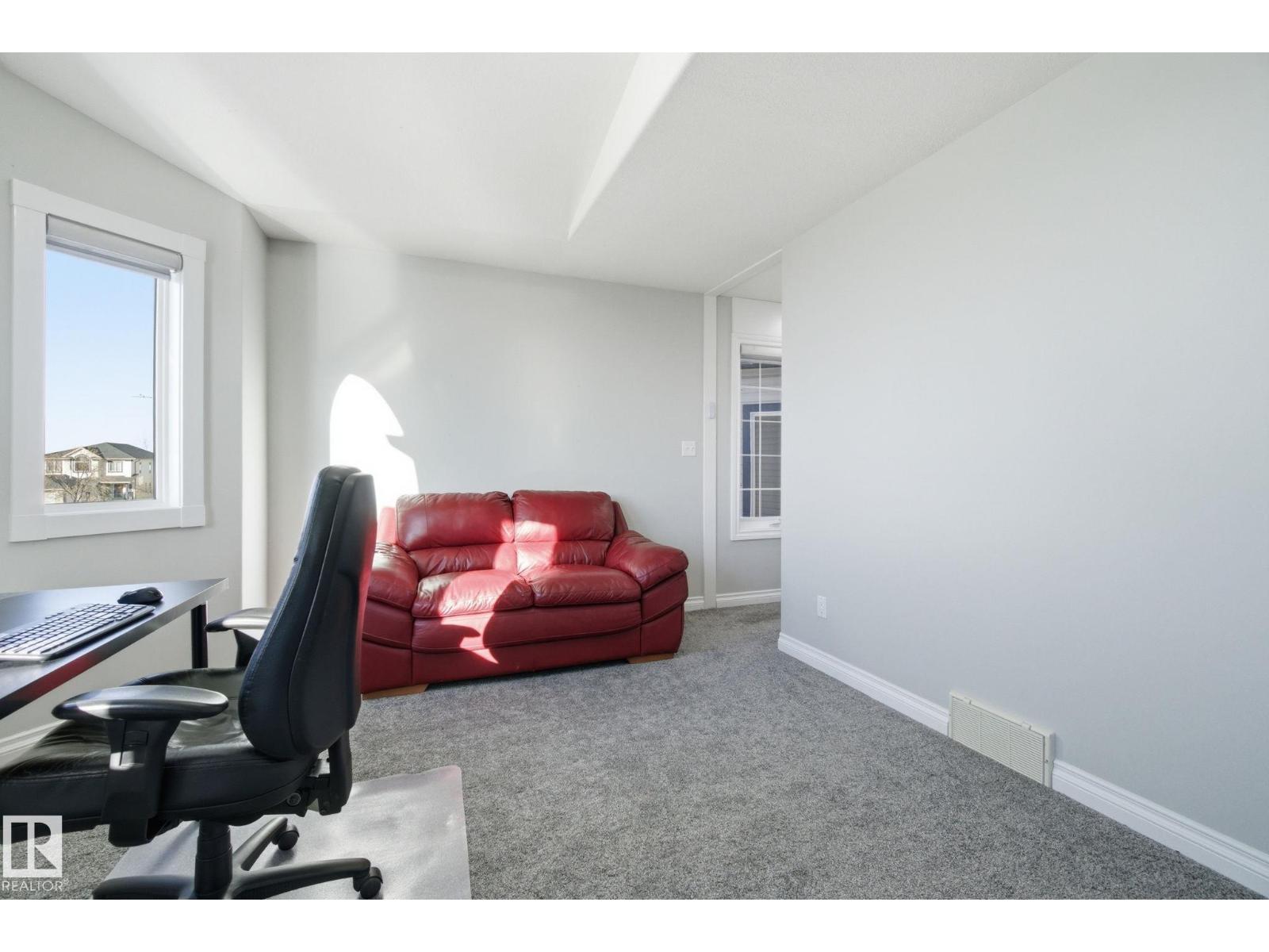 48 DOUGLAS CR, Leduc