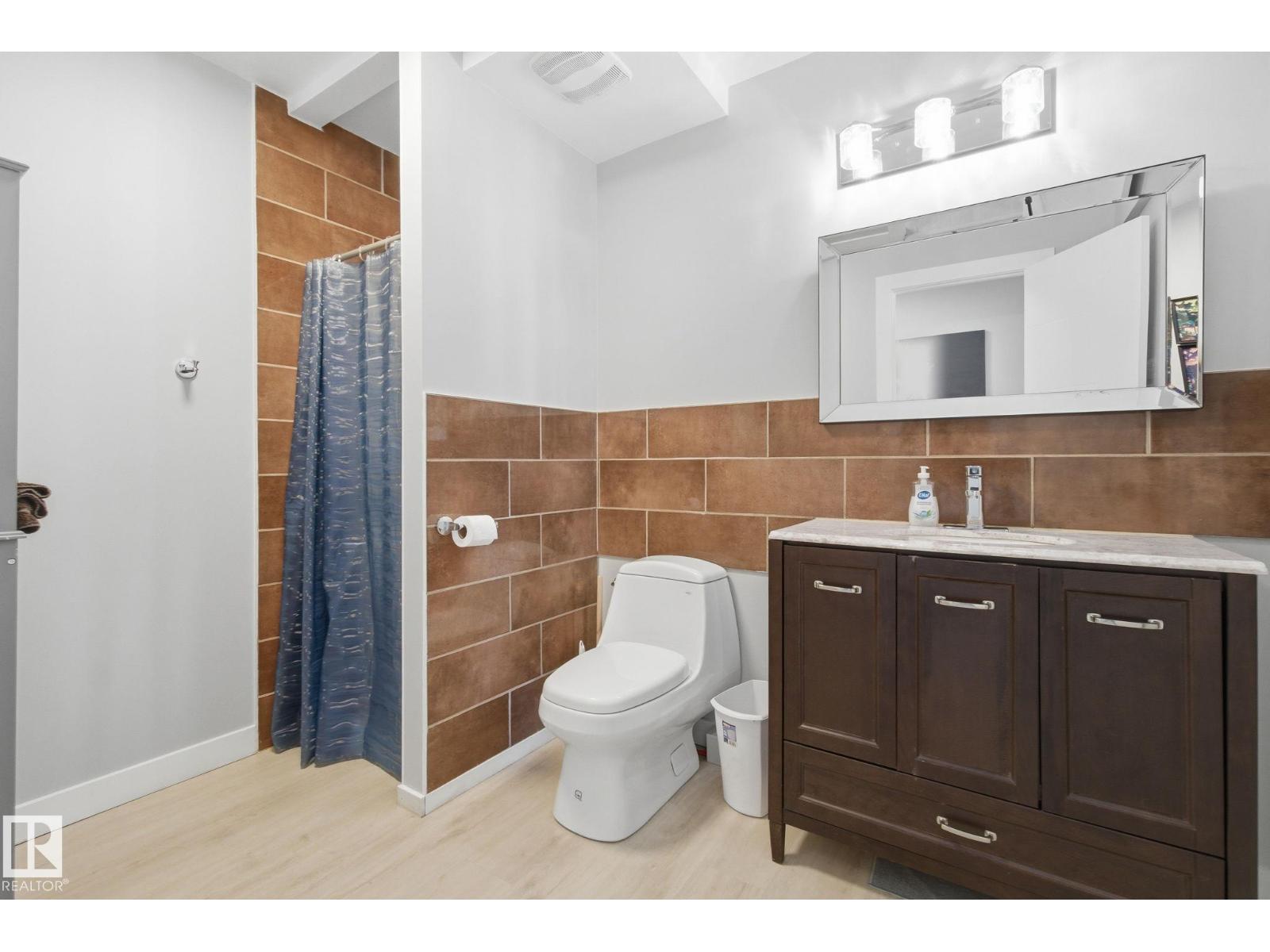 48 DOUGLAS CR, Leduc