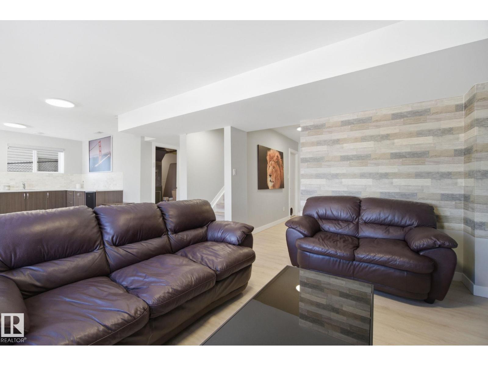 48 DOUGLAS CR, Leduc