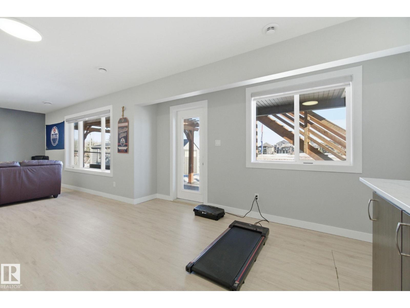 48 DOUGLAS CR, Leduc