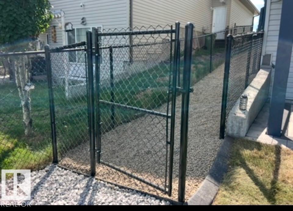 48 DOUGLAS CR, Leduc