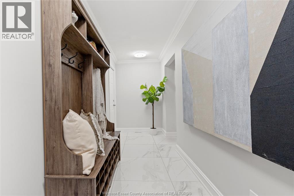 194 SHANNON - Photo 4 of 50, Tecumseh, Ontario