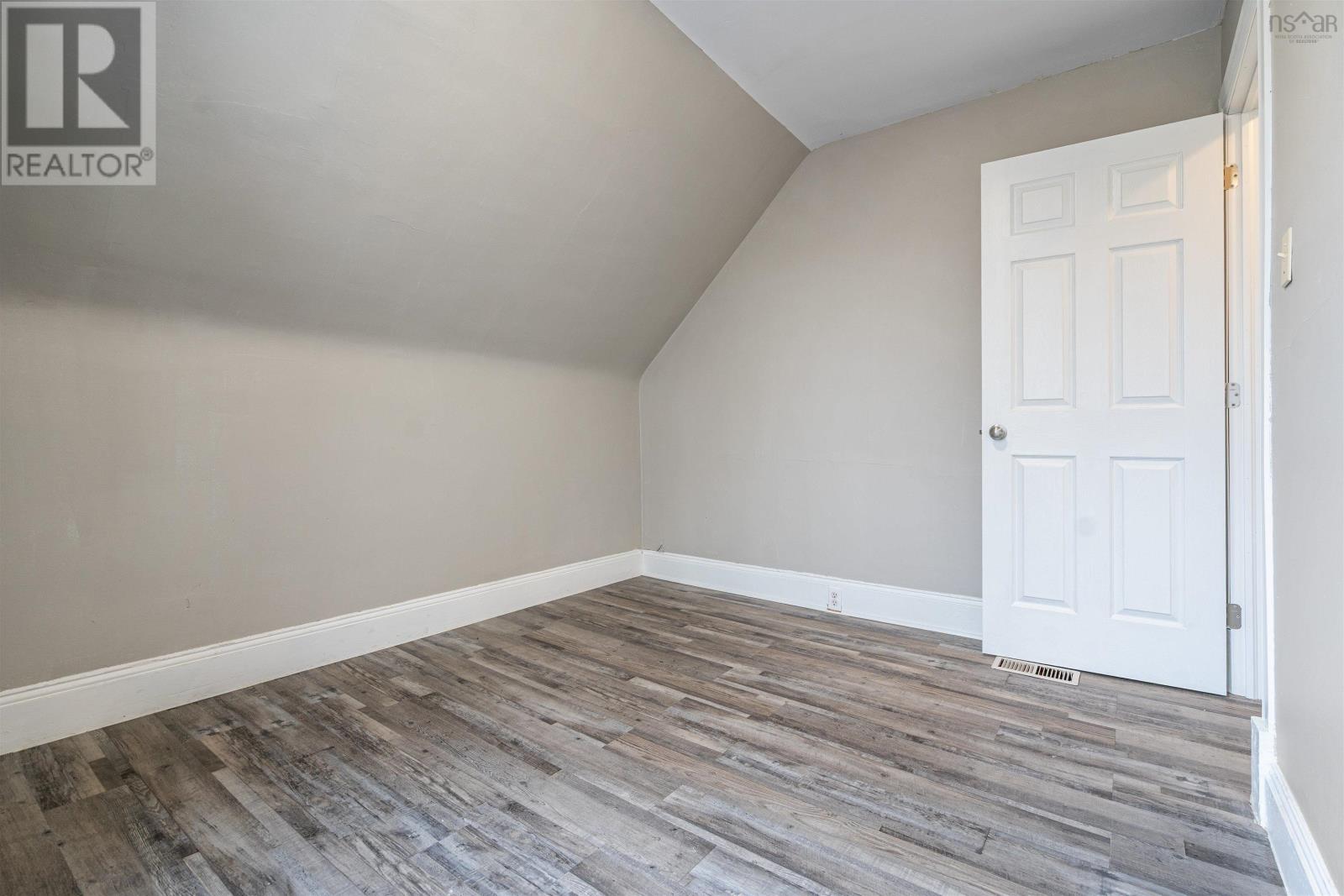 Property 19 of 28 of 29 North Street