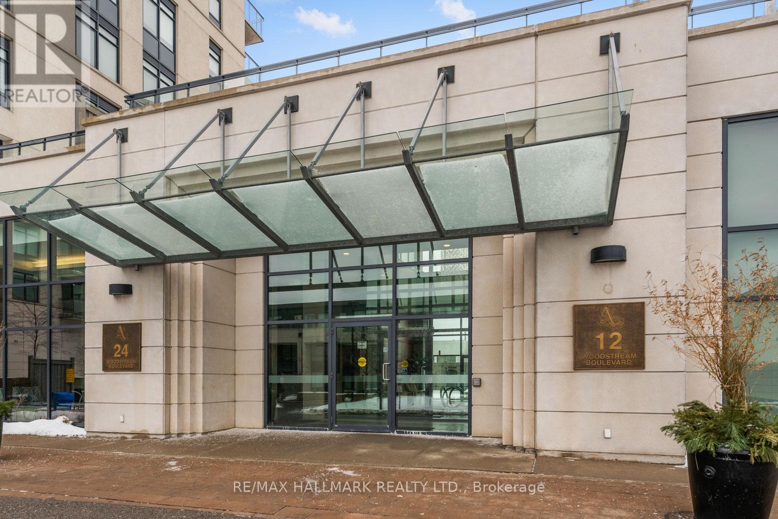 902 - 12 WOODSTREAM BOULEVARD - Photo 3 of 41, Vaughan (Vaughan Grove), Ontario