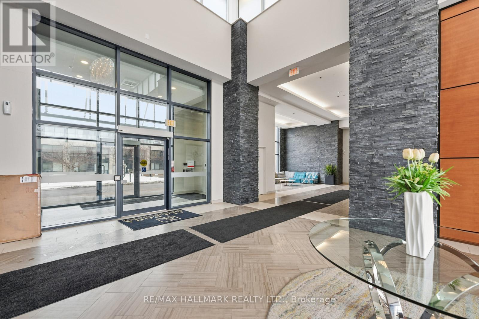 902 - 12 WOODSTREAM BOULEVARD - Photo 5 of 41, Vaughan (Vaughan Grove), Ontario