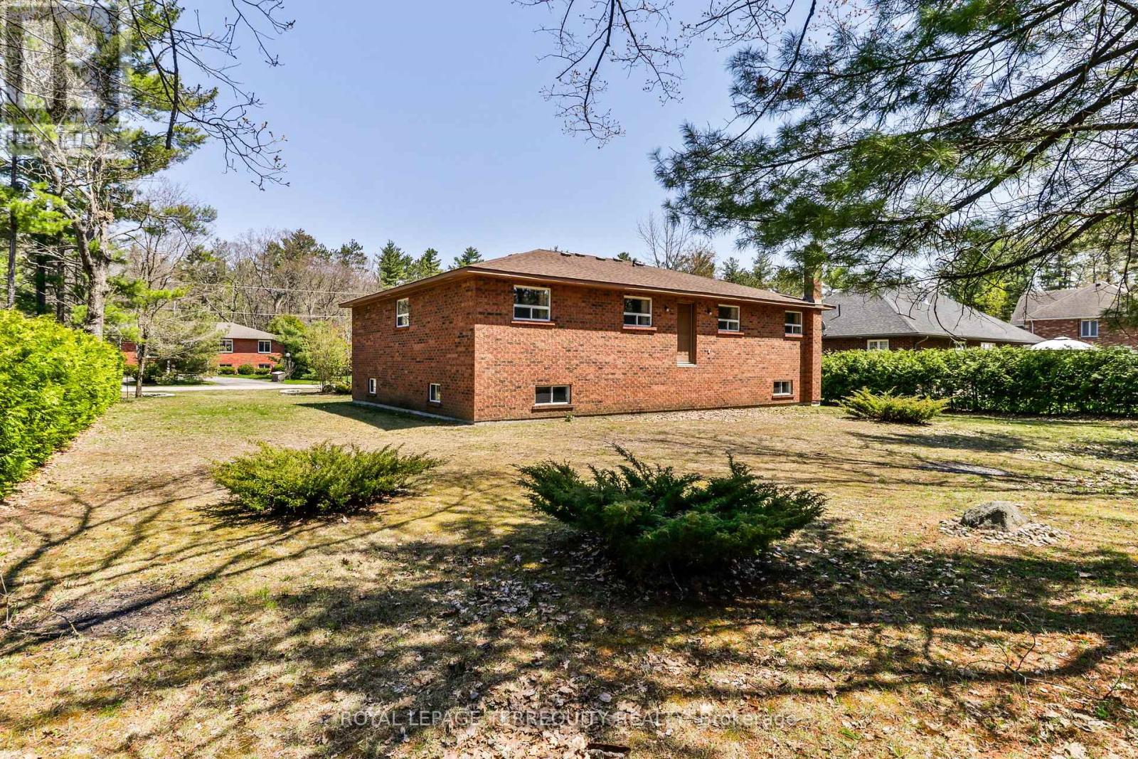 46 STOCCO CIRCLE - 26