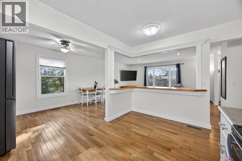 Single Family House 4 Level for Sale in  Ranch Glen Drive NW Ranchlands Calgary 