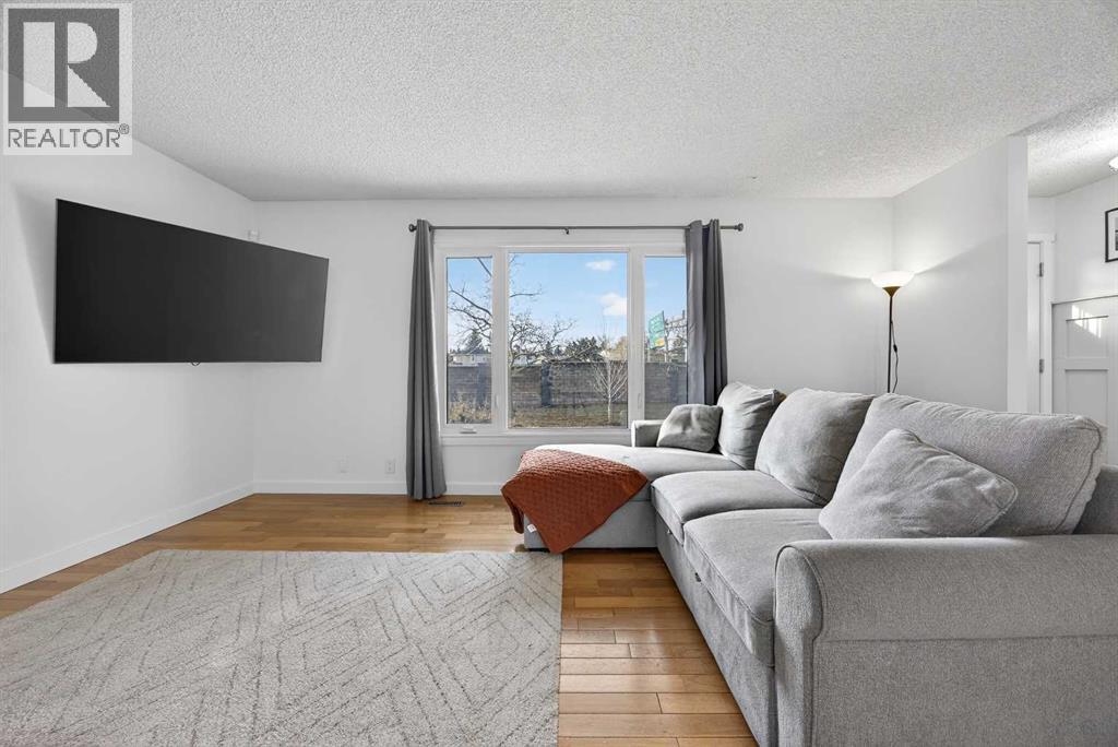 Single Family House 4 Level for Sale in  Ranch Glen Drive NW Ranchlands Calgary 