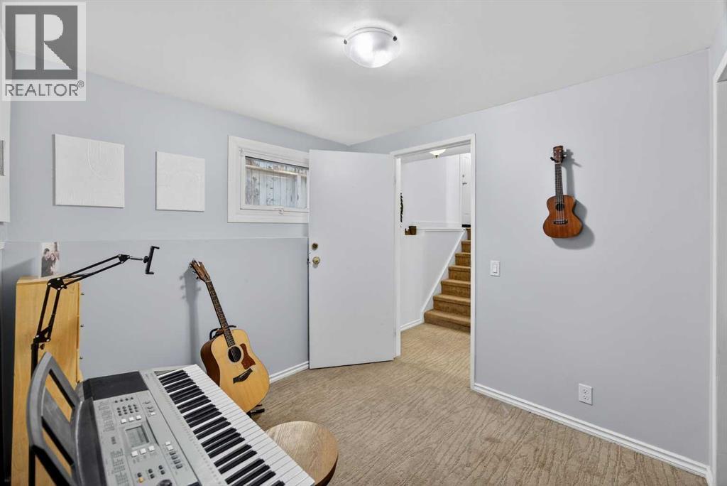 Single Family House 4 Level for Sale in  Ranch Glen Drive NW Ranchlands Calgary 