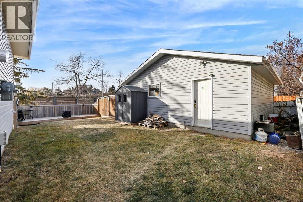 Single Family House 4 Level for Sale in  Ranch Glen Drive NW Ranchlands Calgary 