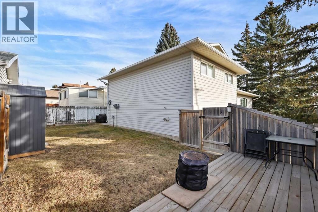 Single Family House 4 Level for Sale in  Ranch Glen Drive NW Ranchlands Calgary 