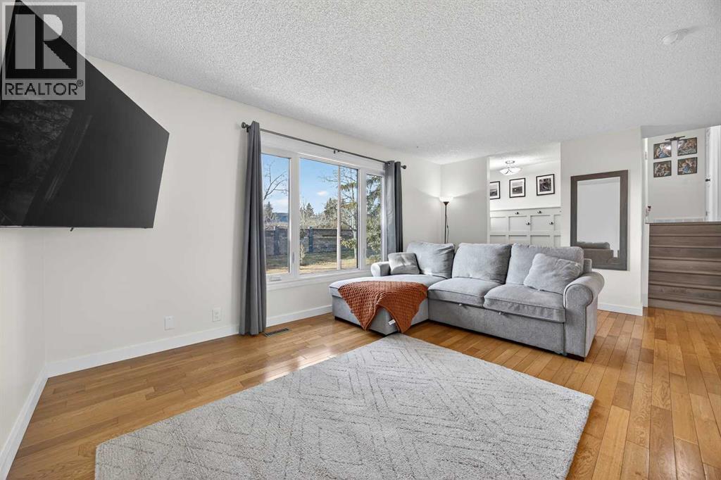 Single Family House 4 Level for Sale in  Ranch Glen Drive NW Ranchlands Calgary 