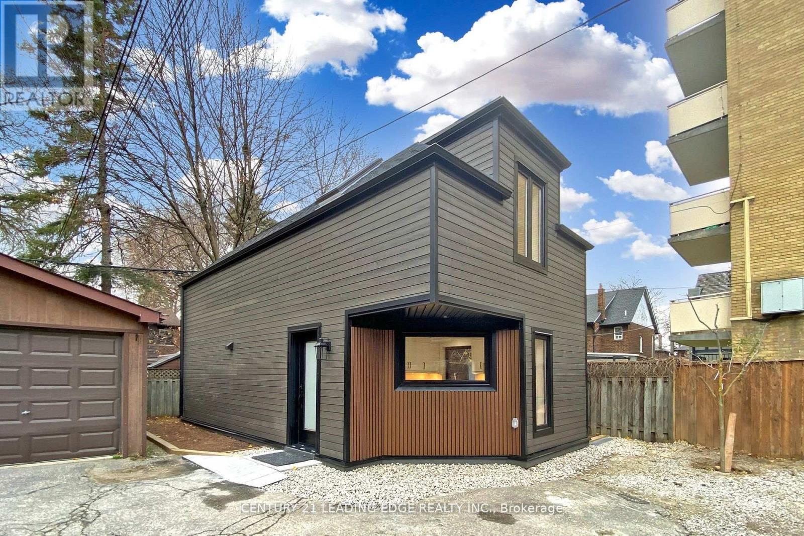 388 Jane Street Coach