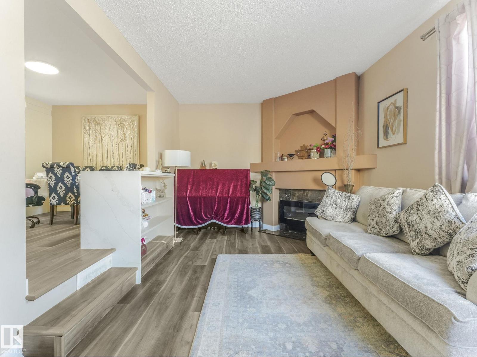 64 AKINSDALE GD N, St. Albert