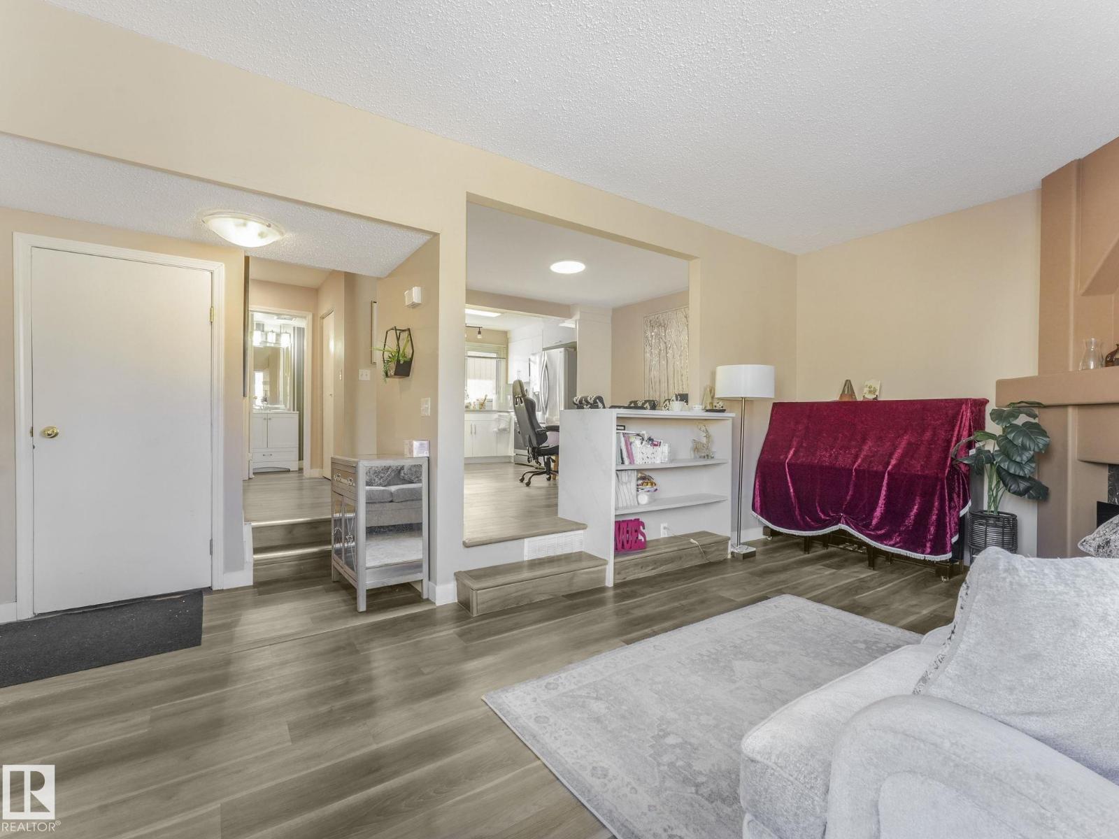 64 AKINSDALE GD N, St. Albert