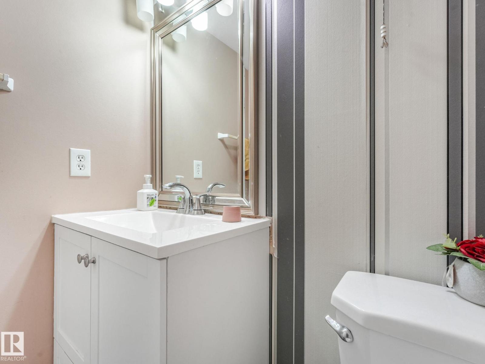 64 AKINSDALE GD N, St. Albert