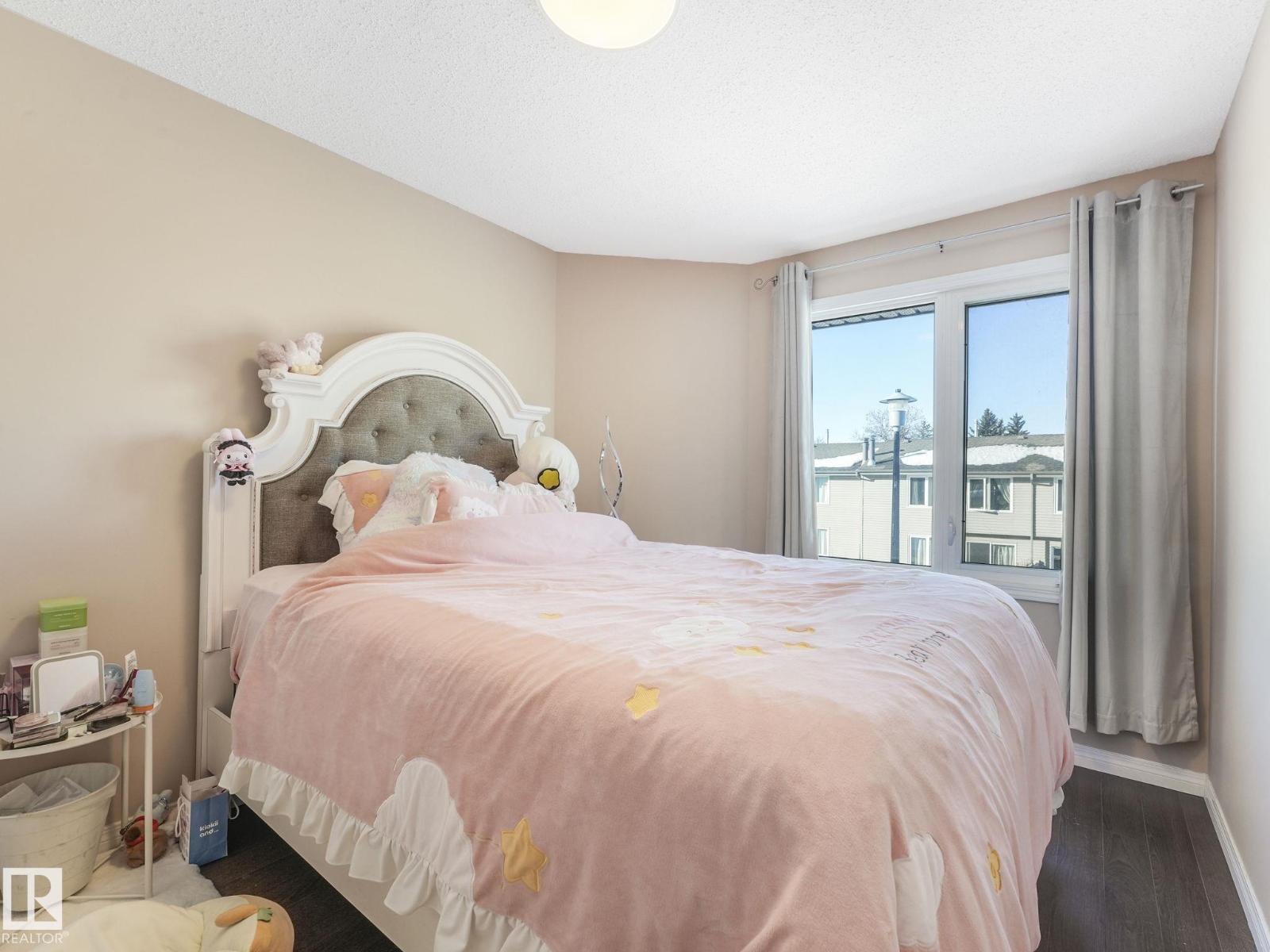 64 AKINSDALE GD N, St. Albert