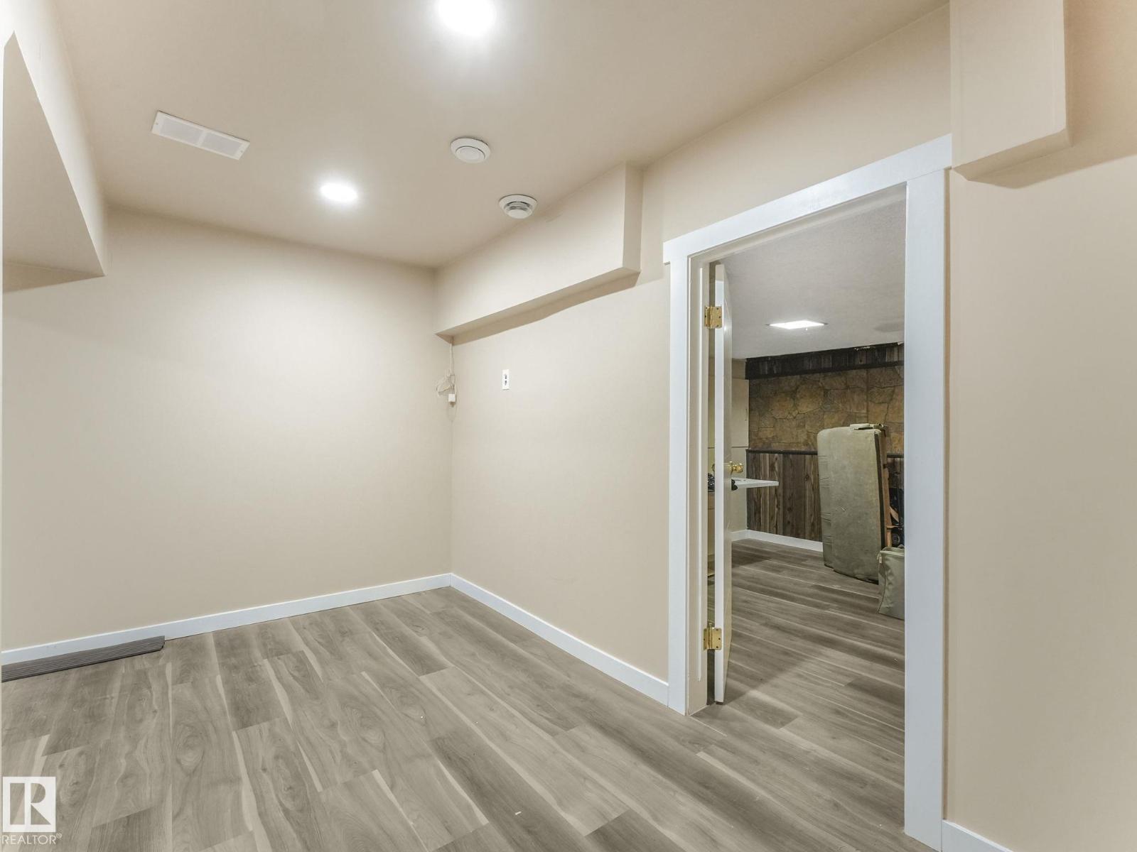 64 AKINSDALE GD N, St. Albert